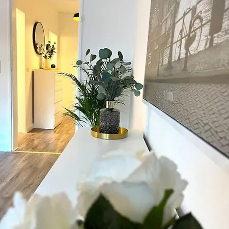 Lejlighed Stilvolle & Frisch Renovierte *